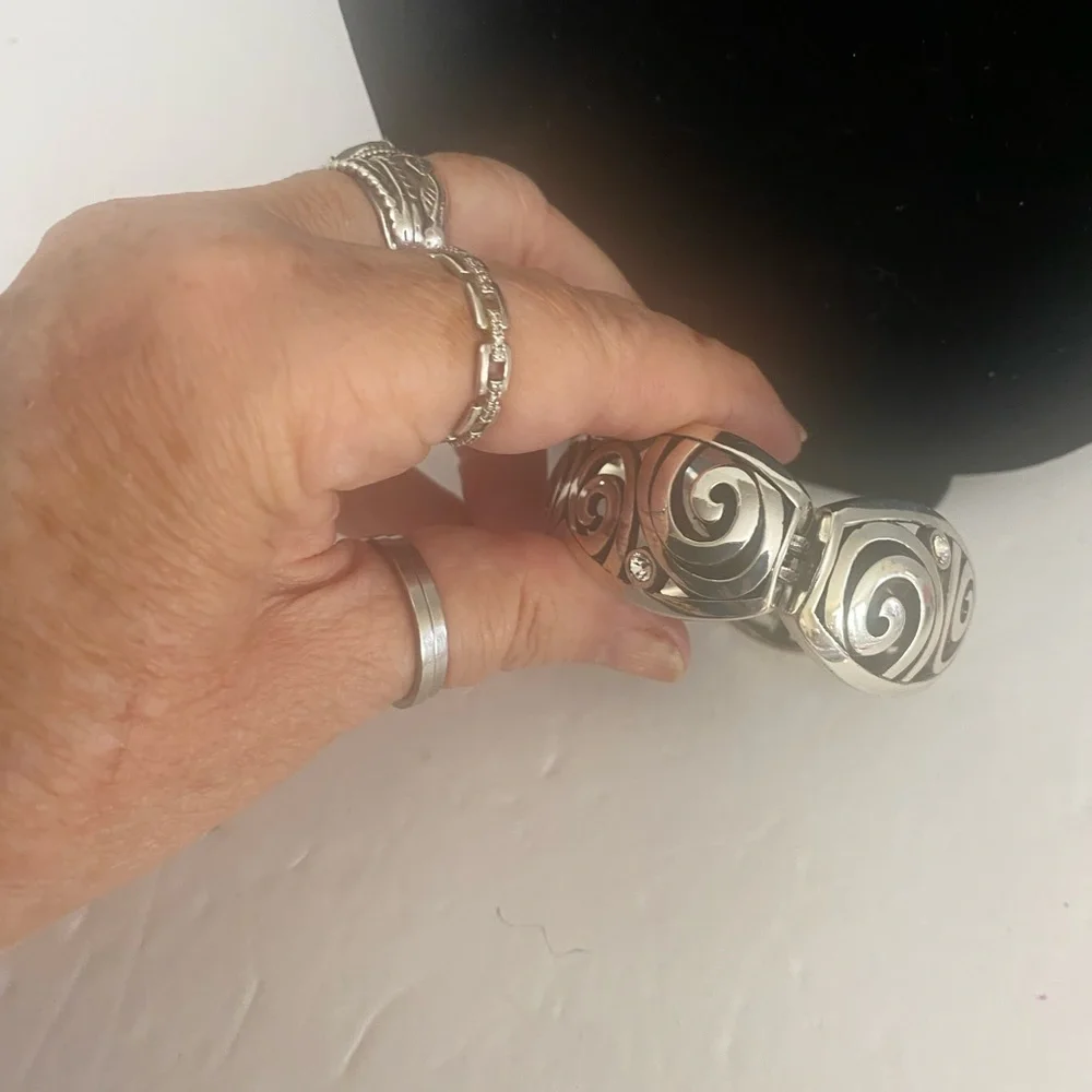 💍💎 SALE Brighton Silver Swirl London Groove Hinged Bangle Bracelet